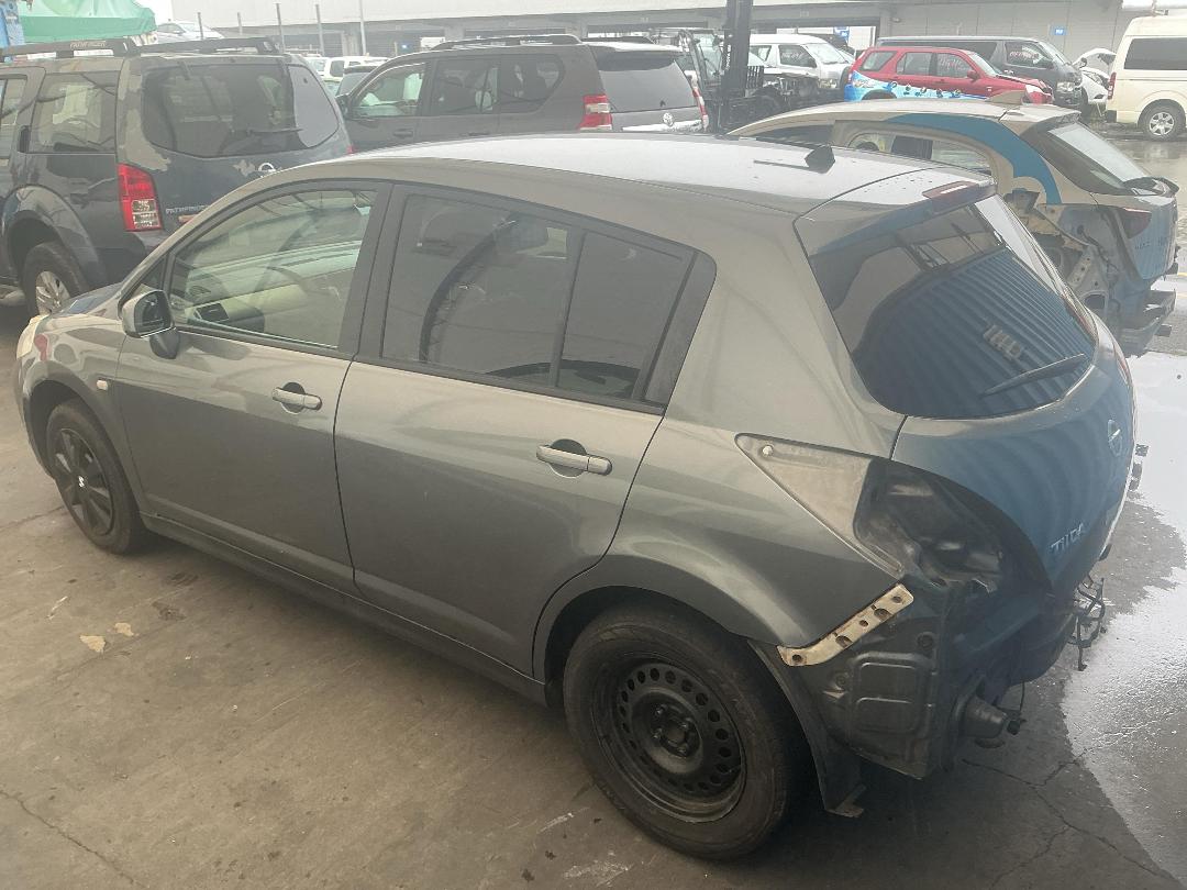 Photo '10' of Nissan Tiida Photo '10' of Nissan Tiida