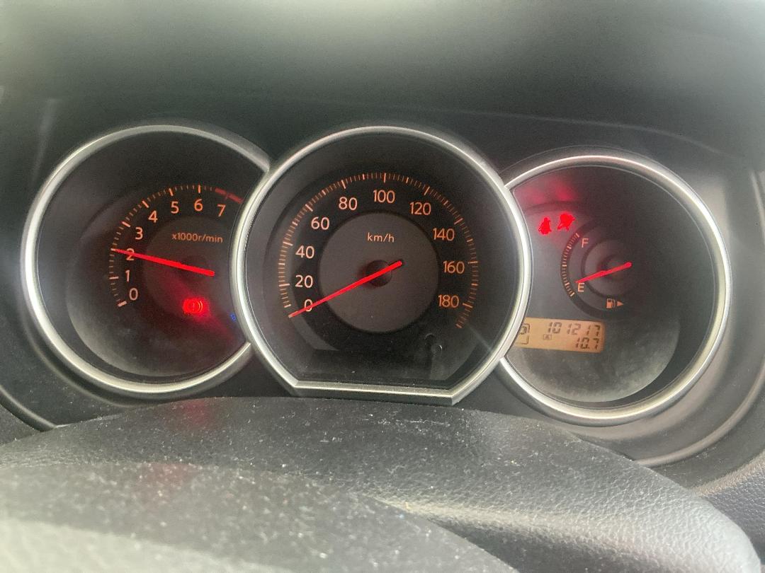 Photo '17' of Nissan Tiida Photo '17' of Nissan Tiida