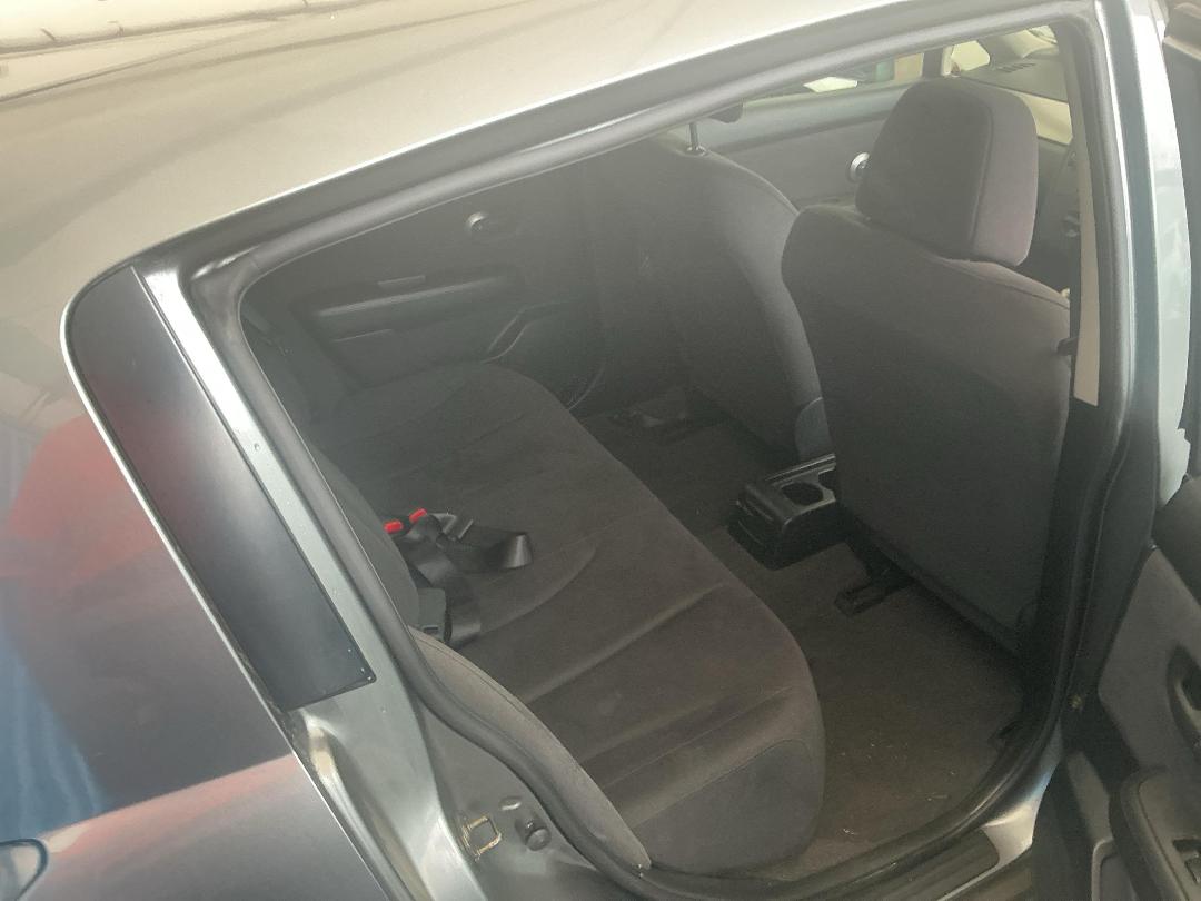 Photo '22' of Nissan Tiida Photo '22' of Nissan Tiida