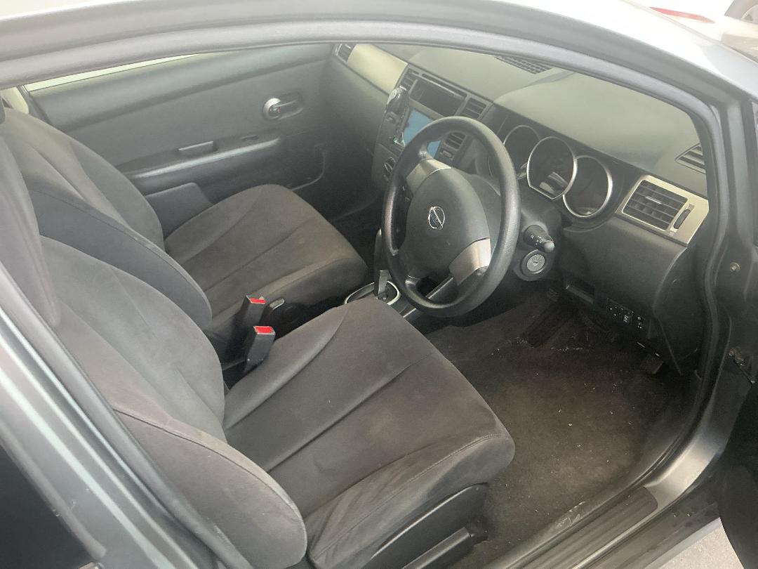 Photo '21' of Nissan Tiida Photo '21' of Nissan Tiida