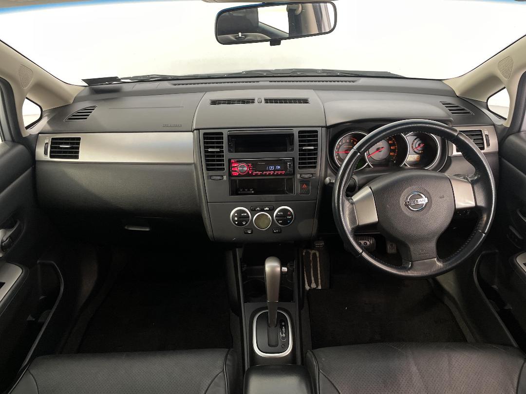 Photo '17' of Nissan Tiida