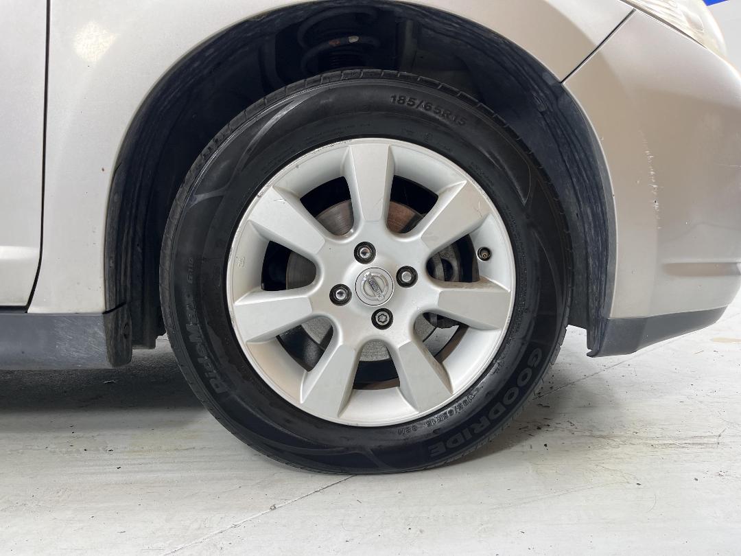 Photo '9' of Nissan Tiida