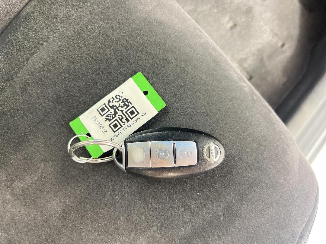 Photo '22' of Nissan Tiida