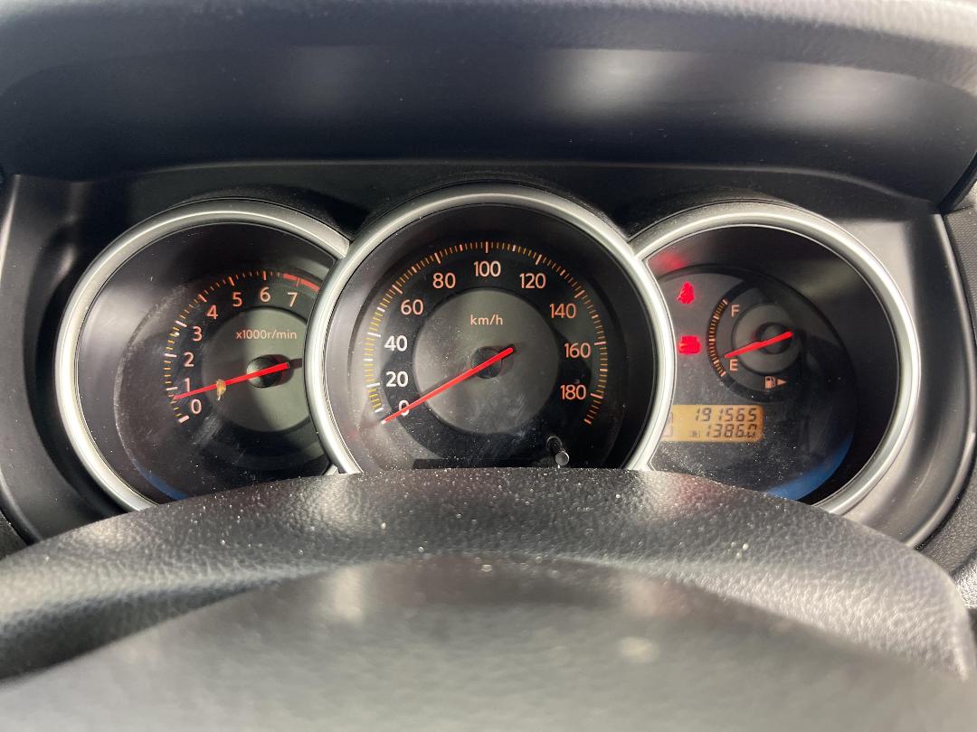 Photo '21' of Nissan Tiida