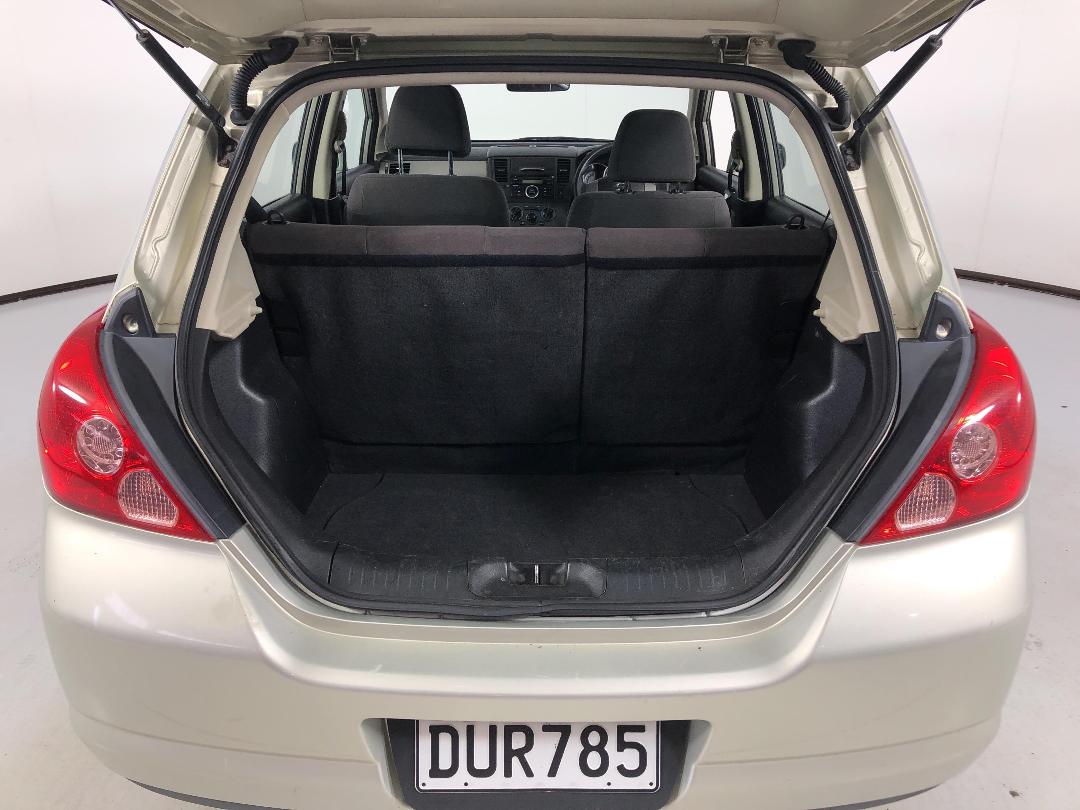 Photo '14' of Nissan Tiida