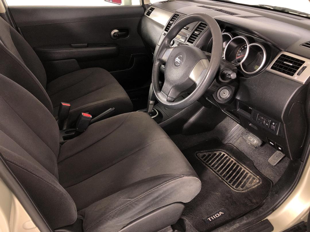 Photo '16' of Nissan Tiida