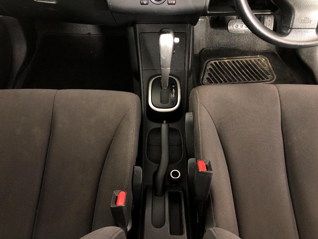 Photo '18' of Nissan Tiida