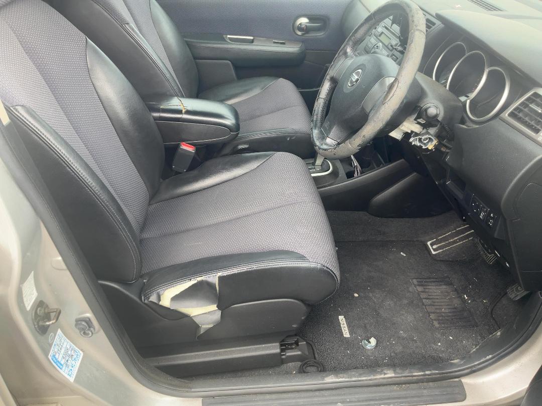 Photo '15' of Nissan Tiida Photo '15' of Nissan Tiida