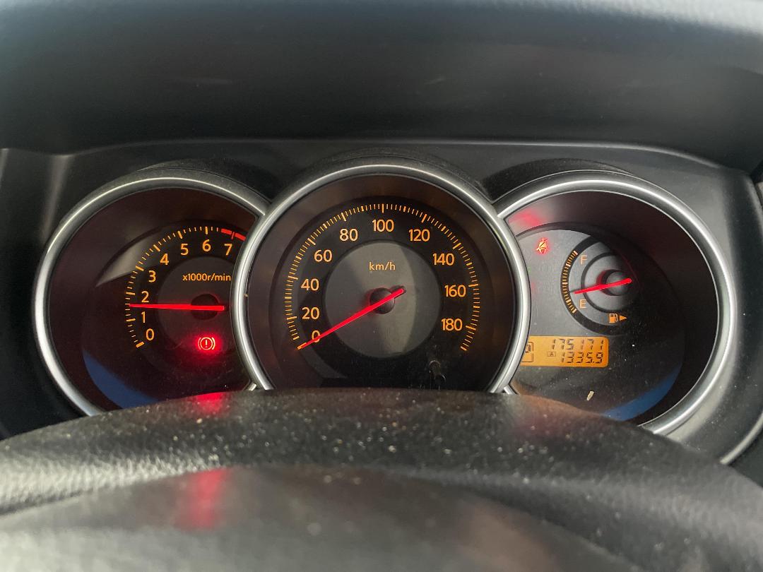 Photo '16' of Nissan Tiida Photo '16' of Nissan Tiida