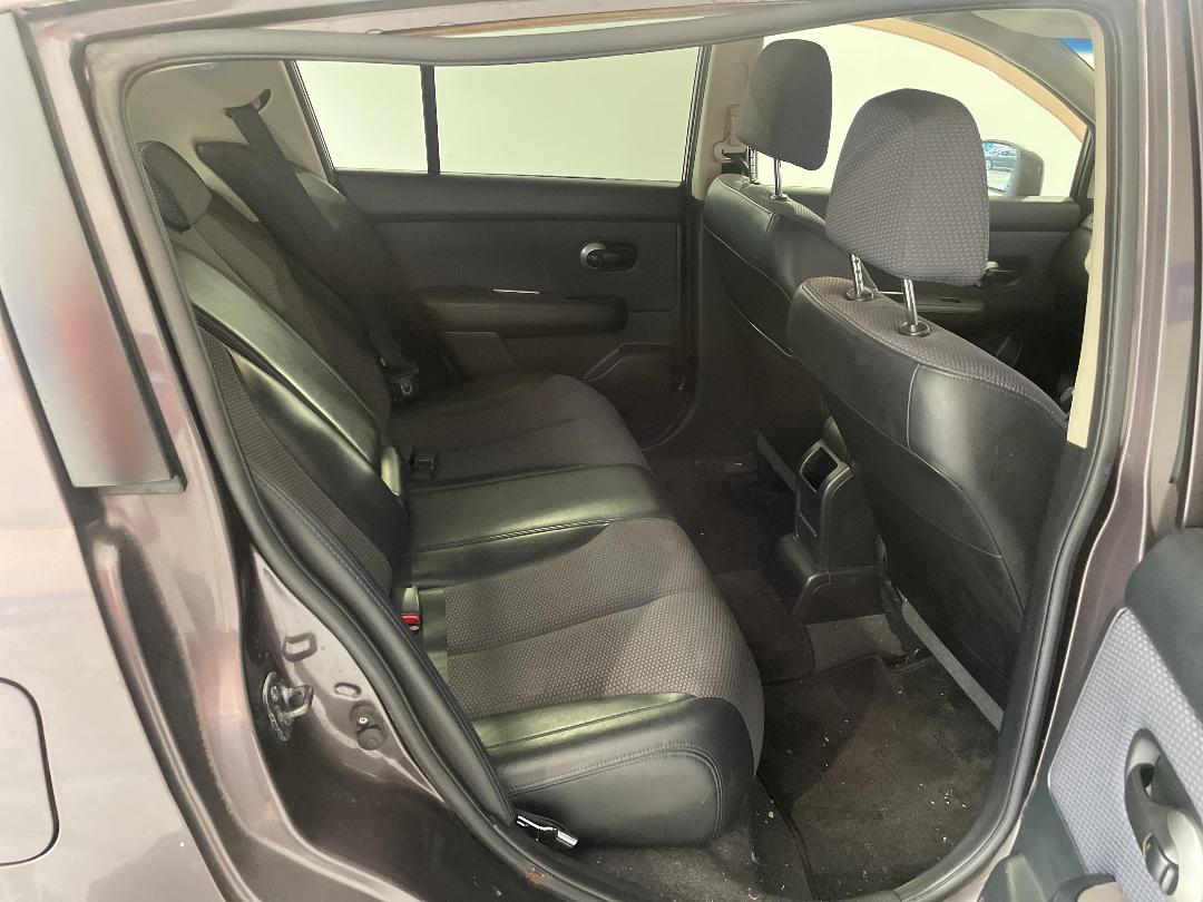 Photo '18' of Nissan Tiida Photo '18' of Nissan Tiida