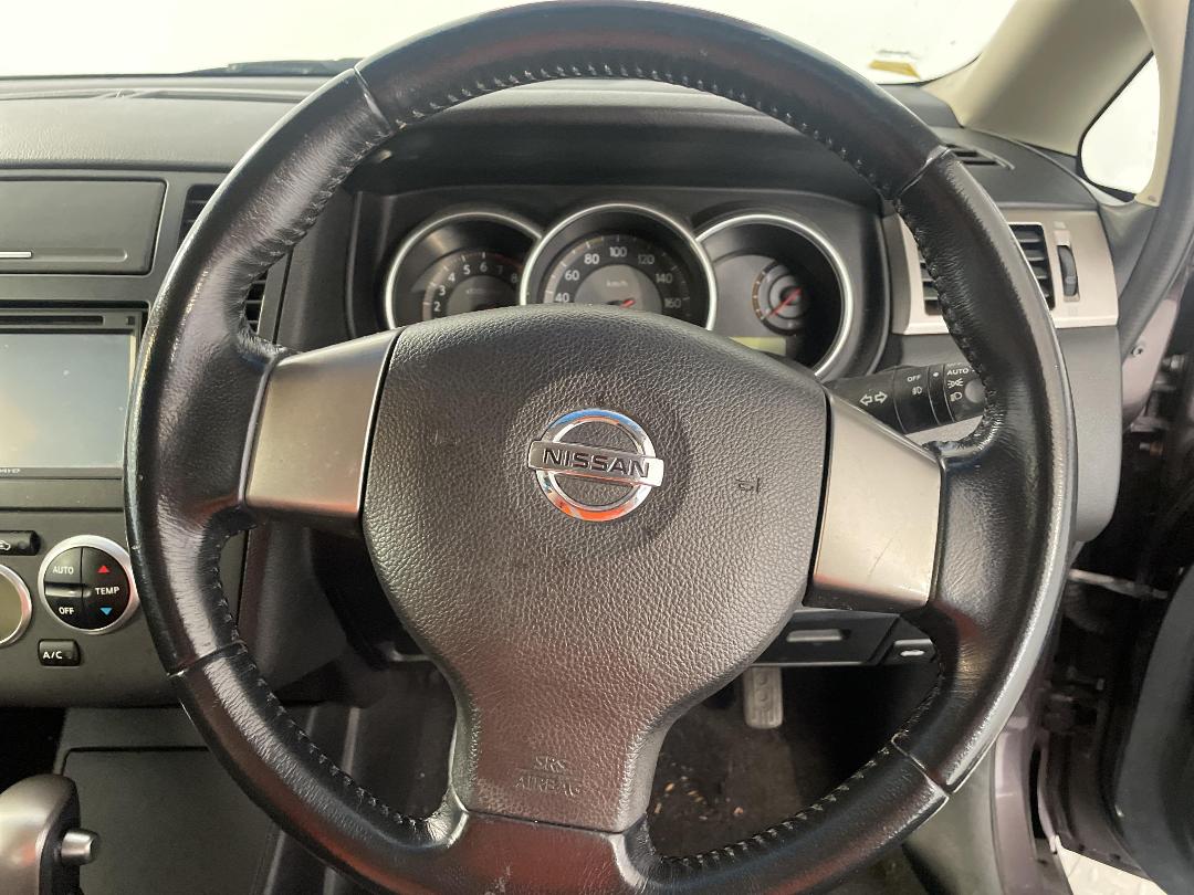 Photo '23' of Nissan Tiida Photo '23' of Nissan Tiida