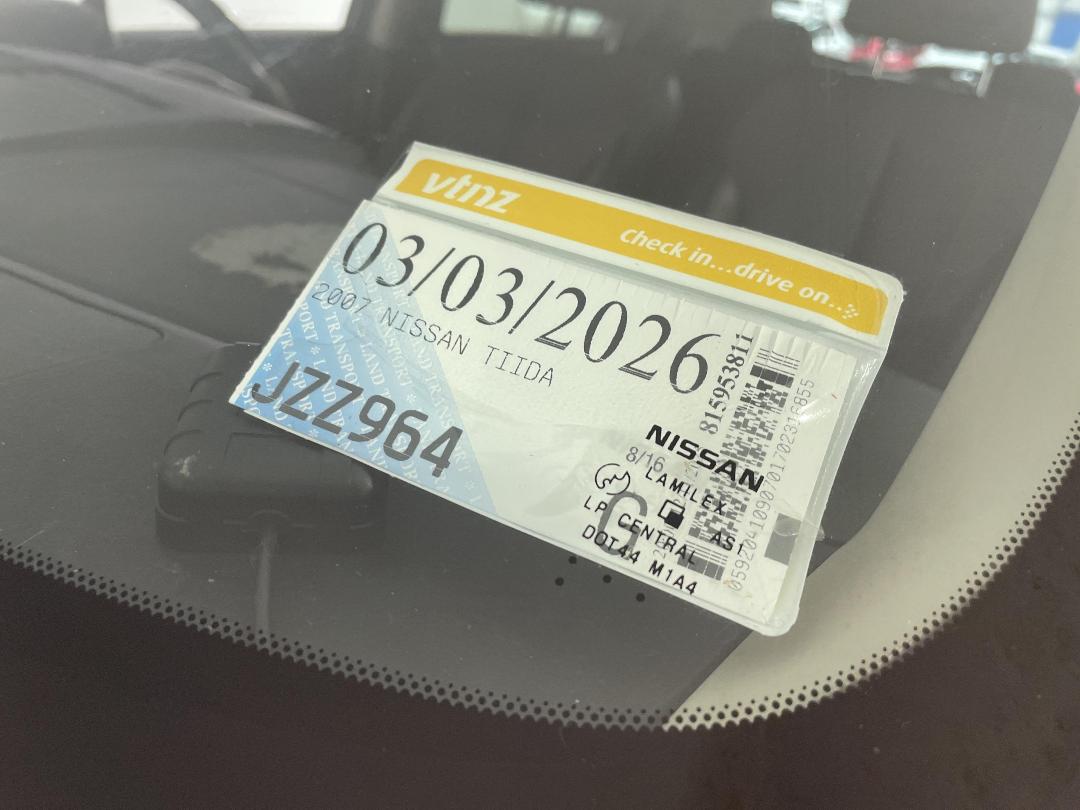 Photo '30' of Nissan Tiida Photo '30' of Nissan Tiida