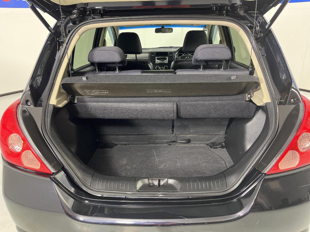 Photo '14' of Nissan Tiida