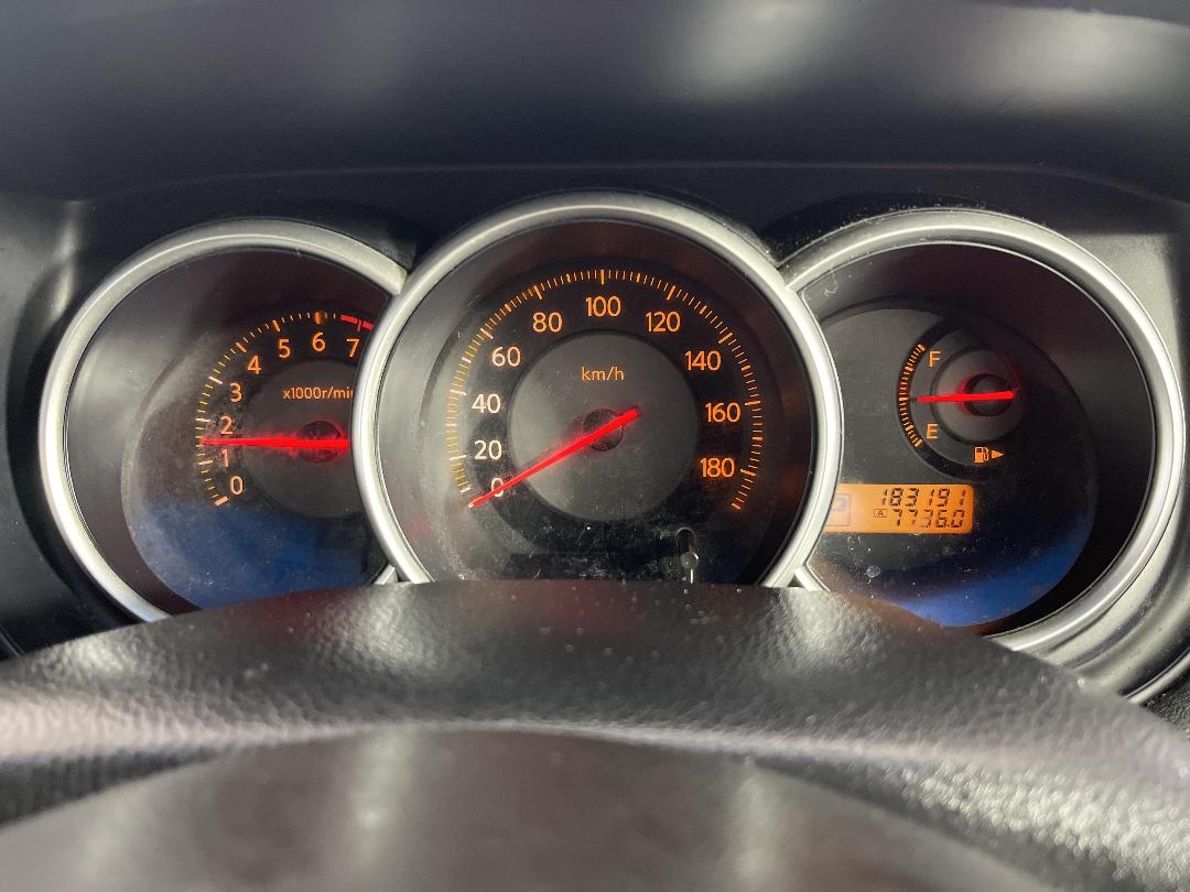 Photo '21' of Nissan Tiida