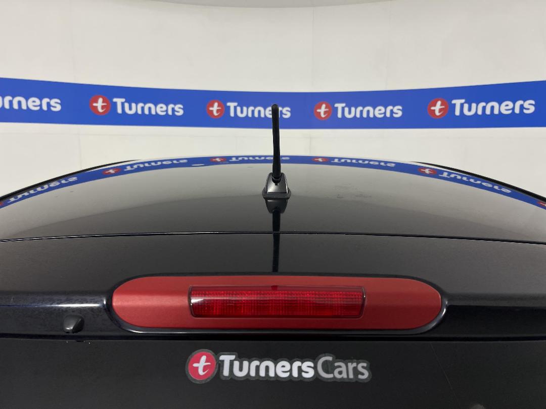 Photo '25' of Nissan Tiida