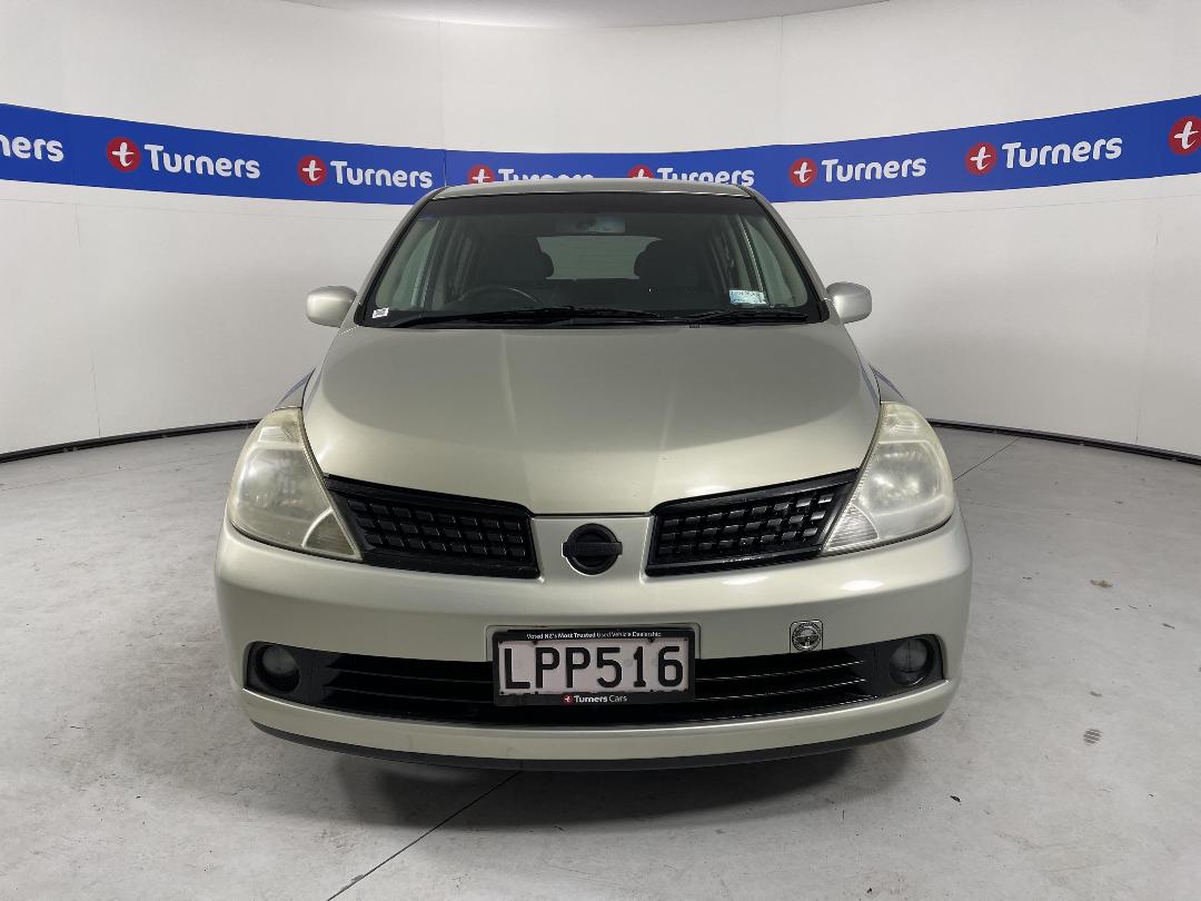 Photo '2' of Nissan Tiida