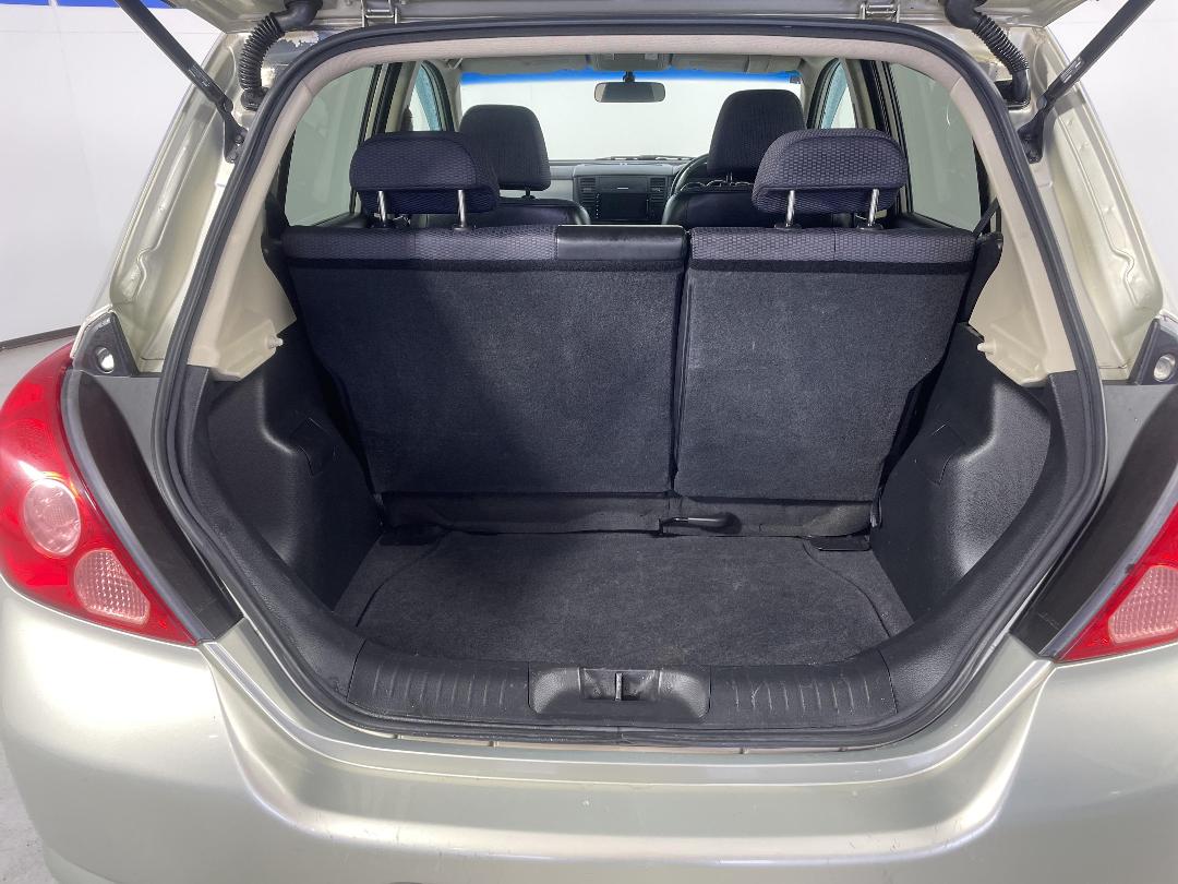 Photo '14' of Nissan Tiida