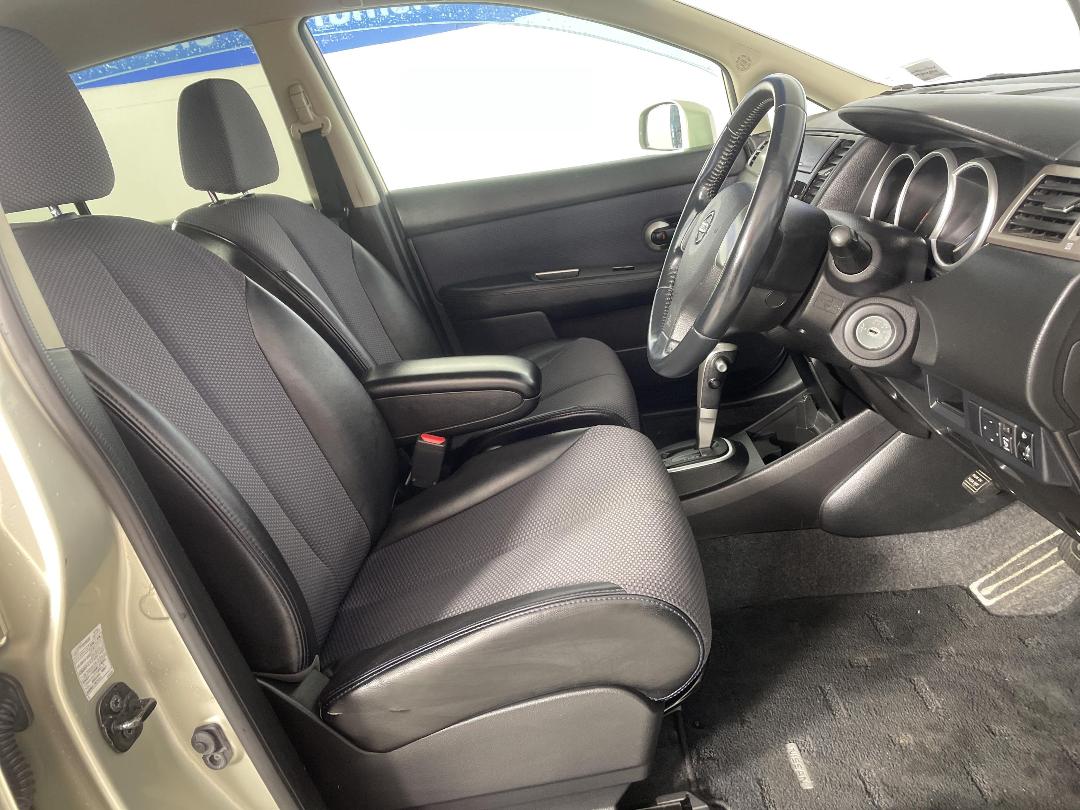 Photo '16' of Nissan Tiida