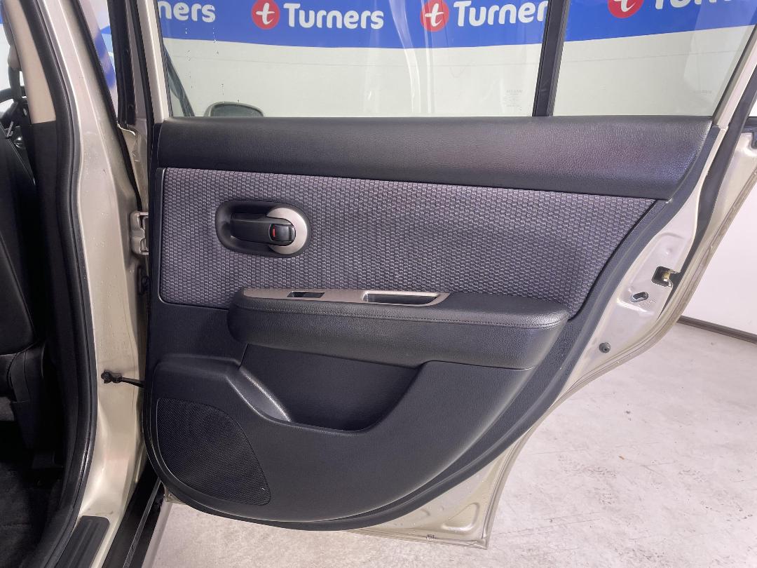 Photo '19' of Nissan Tiida