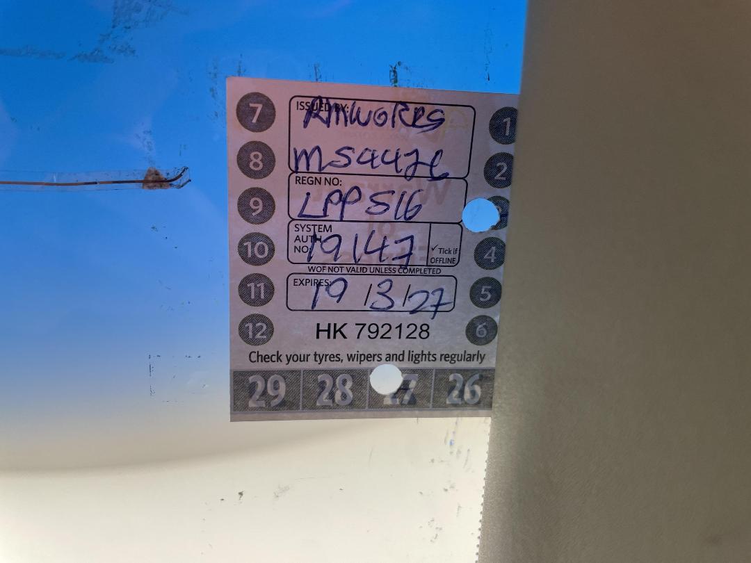 Photo '23' of Nissan Tiida