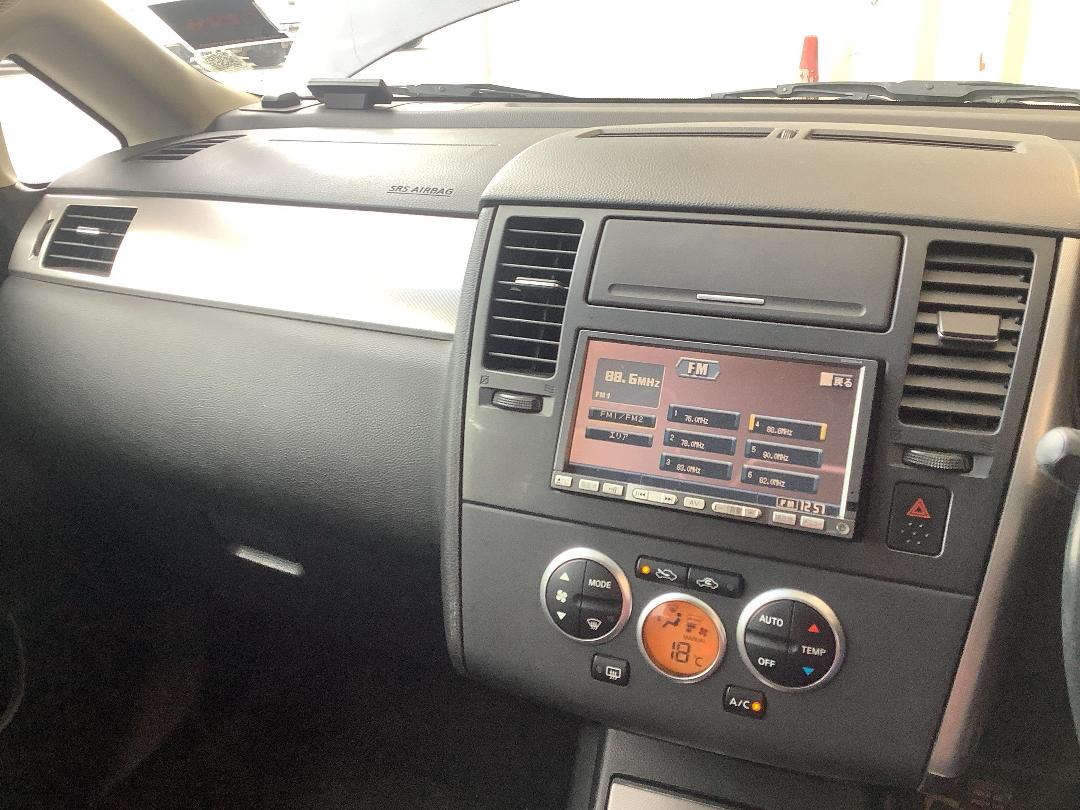 Photo '16' of Nissan Tiida