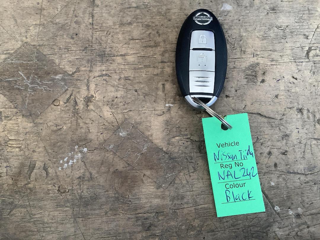 Photo '17' of Nissan Tiida