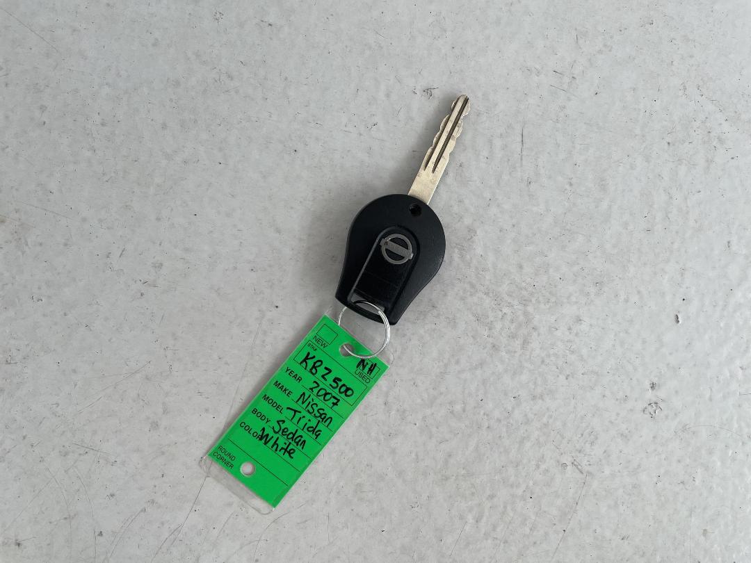 Photo '22' of Nissan Tiida