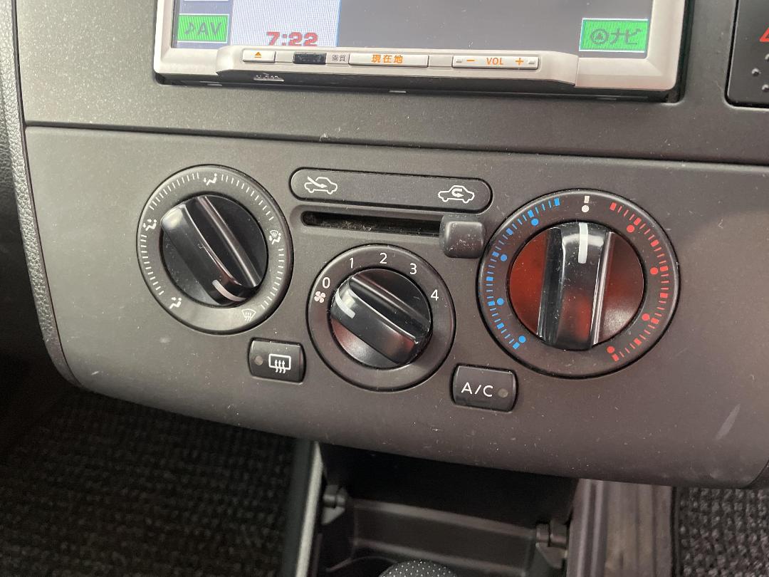 Photo '27' of Nissan Tiida