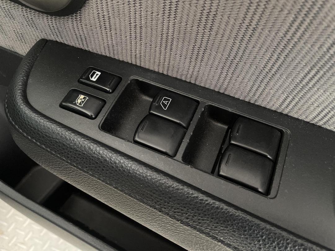 Photo '23' of Nissan Tiida