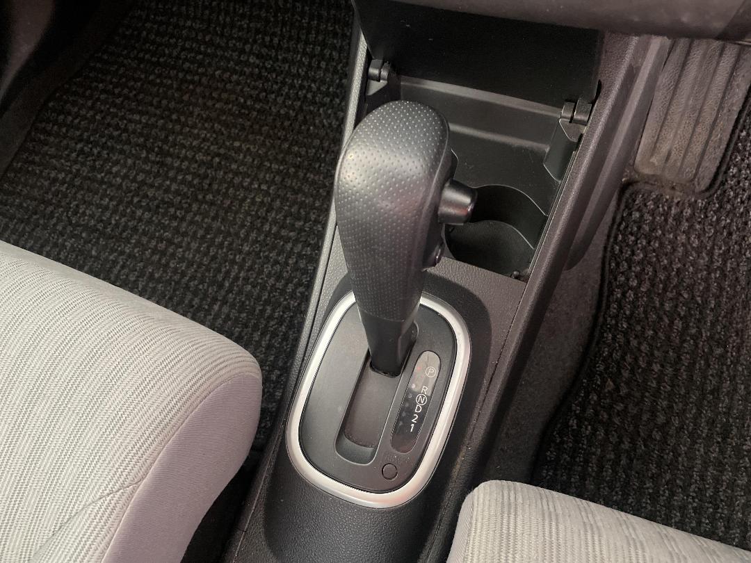 Photo '28' of Nissan Tiida