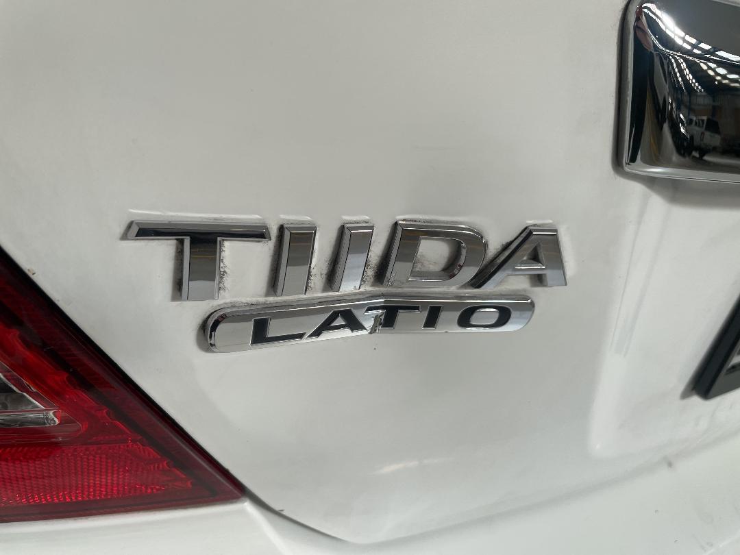 Photo '32' of Nissan Tiida