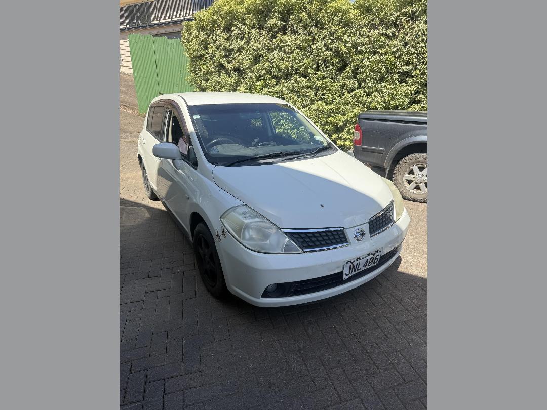 Photo '10' of Nissan Tiida