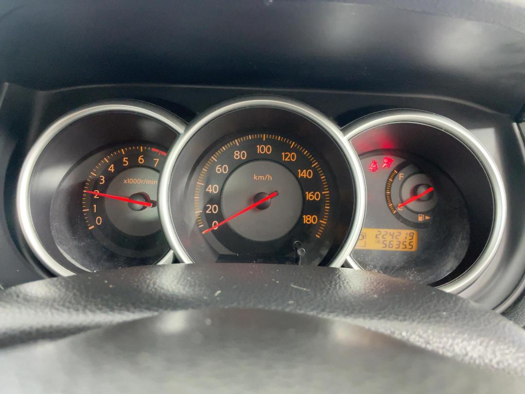 Photo '21' of Nissan Tiida