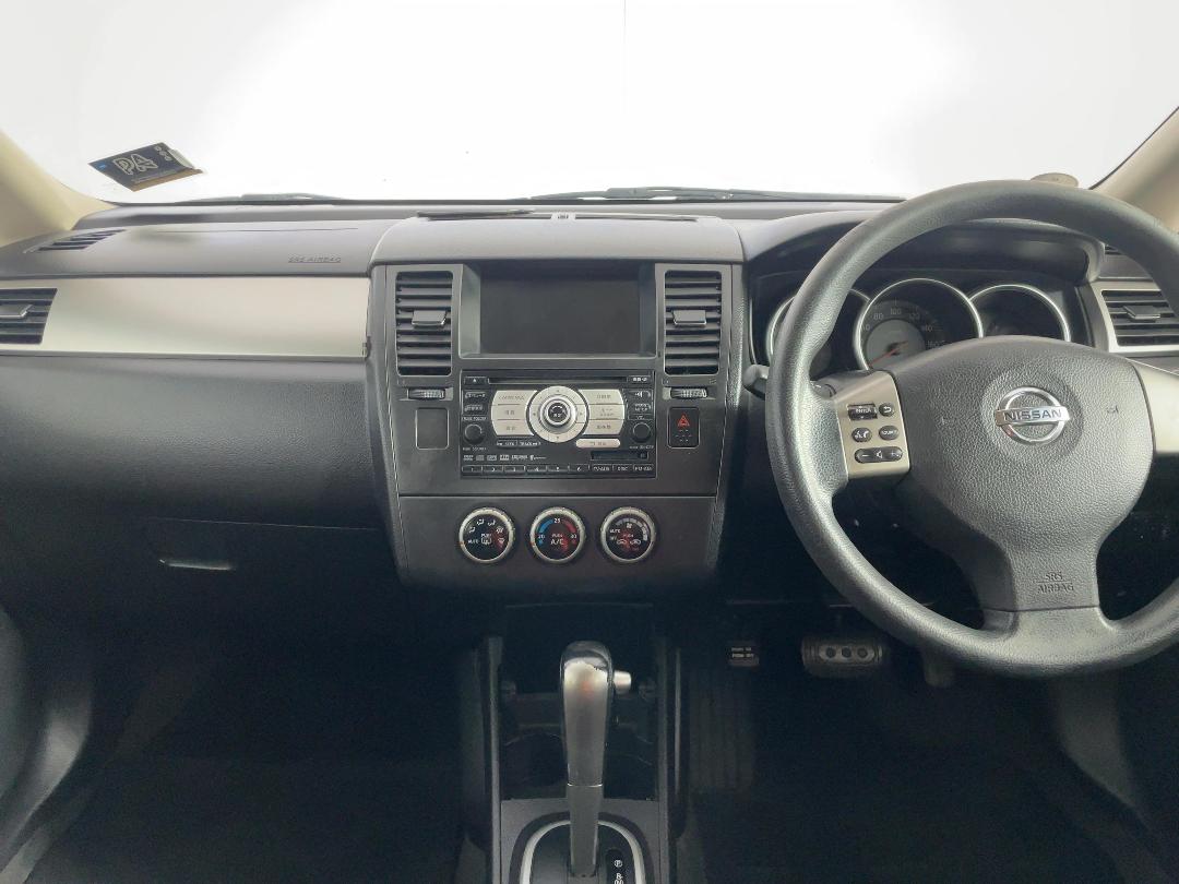 Photo '17' of Nissan Tiida