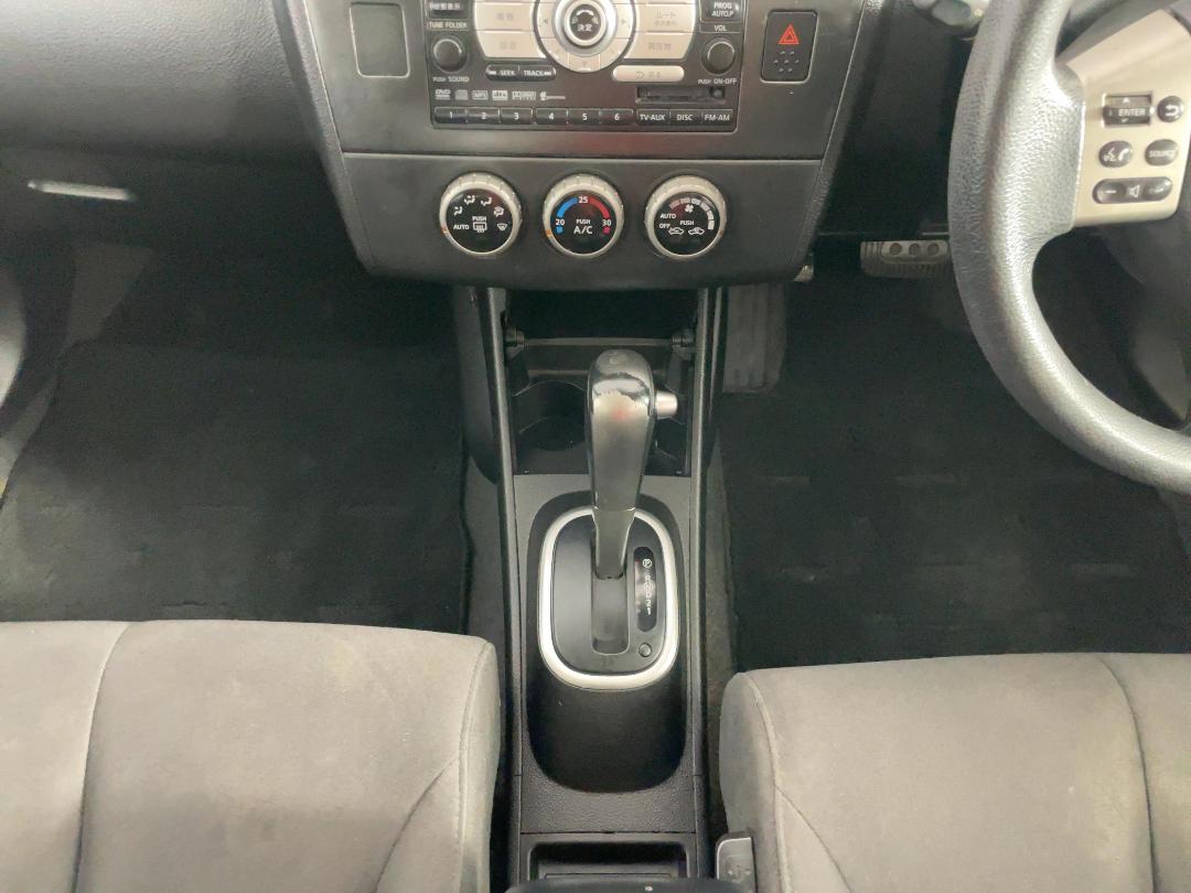 Photo '18' of Nissan Tiida