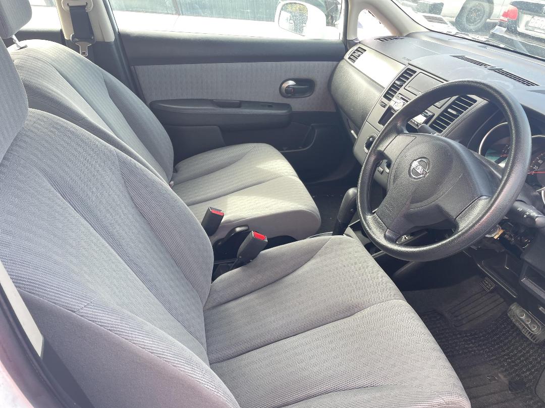 Photo '14' of Nissan Tiida