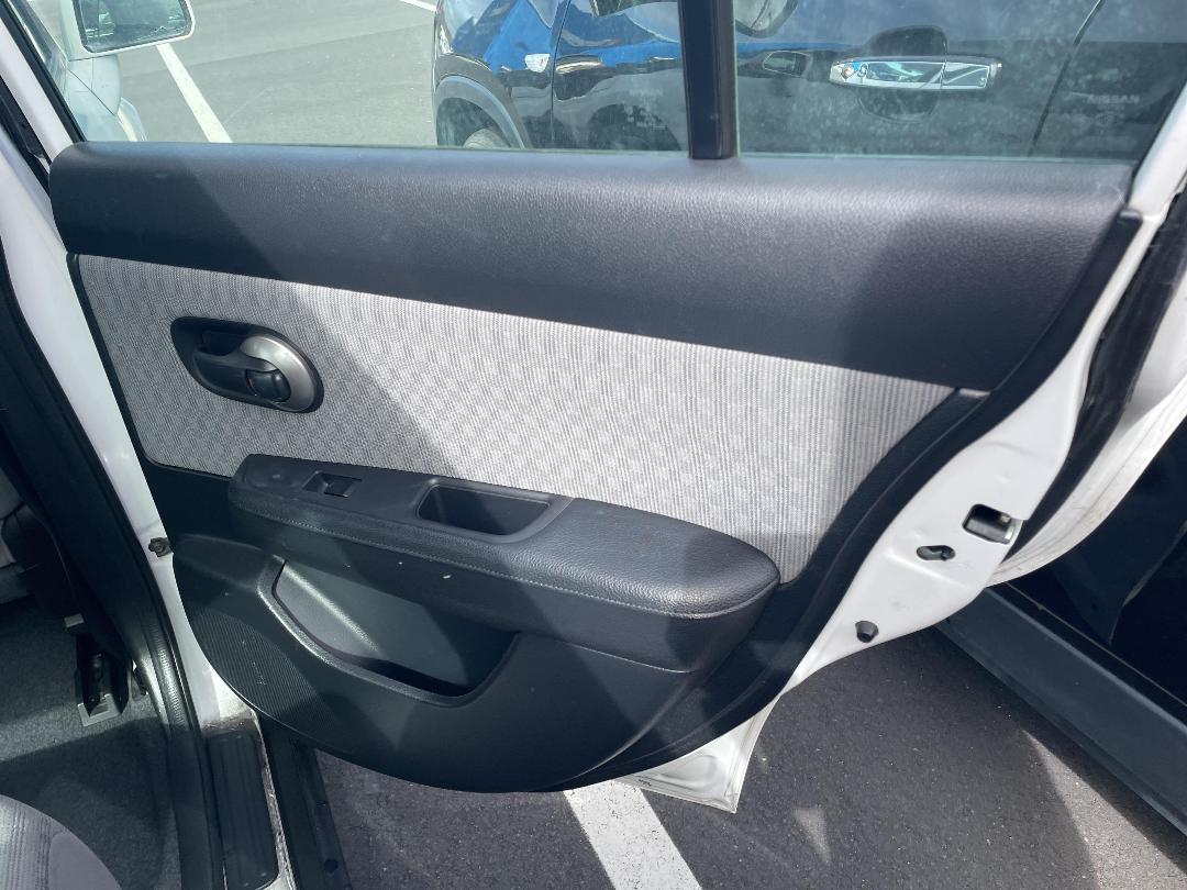 Photo '16' of Nissan Tiida