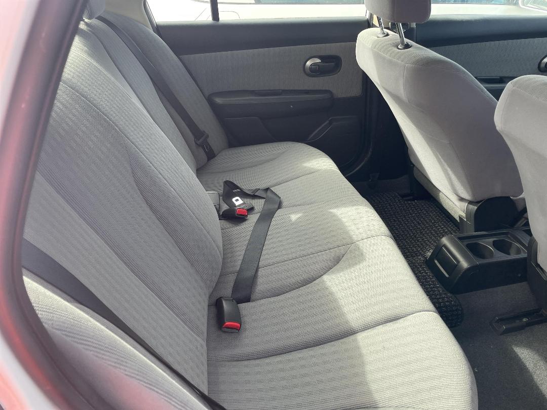 Photo '17' of Nissan Tiida