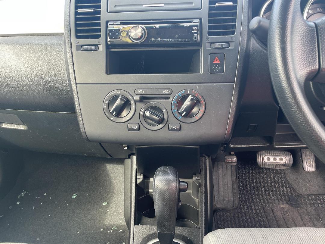 Photo '19' of Nissan Tiida