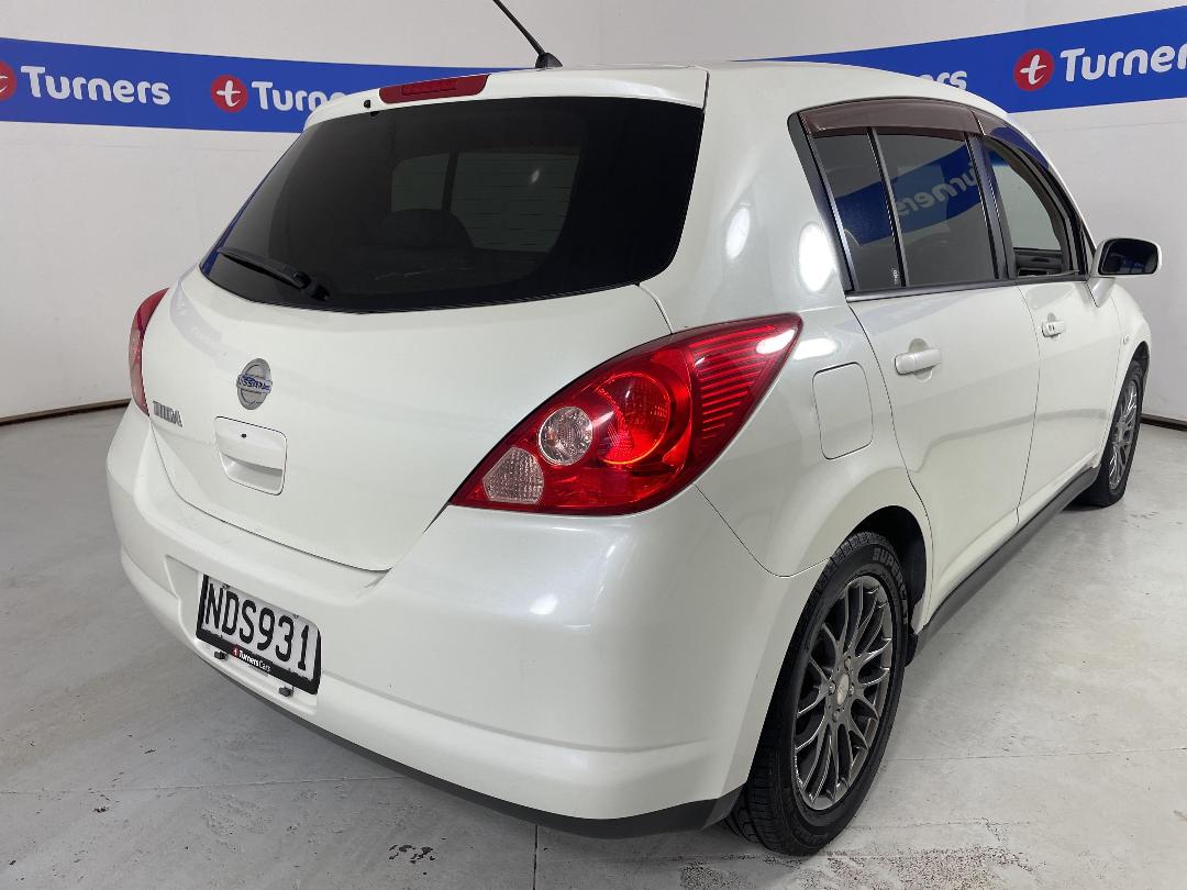 Photo '7' of Nissan Tiida Photo '7' of Nissan Tiida