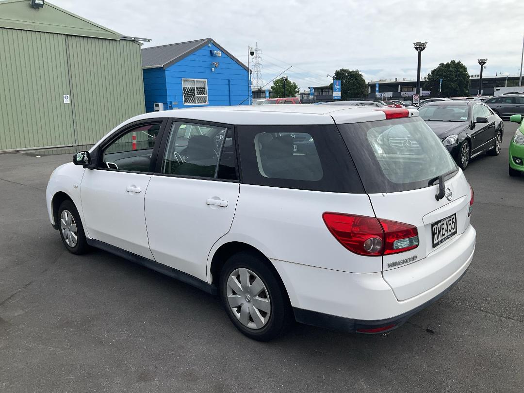 Photo '5' of Nissan Wingroad Photo '5' of Nissan Wingroad