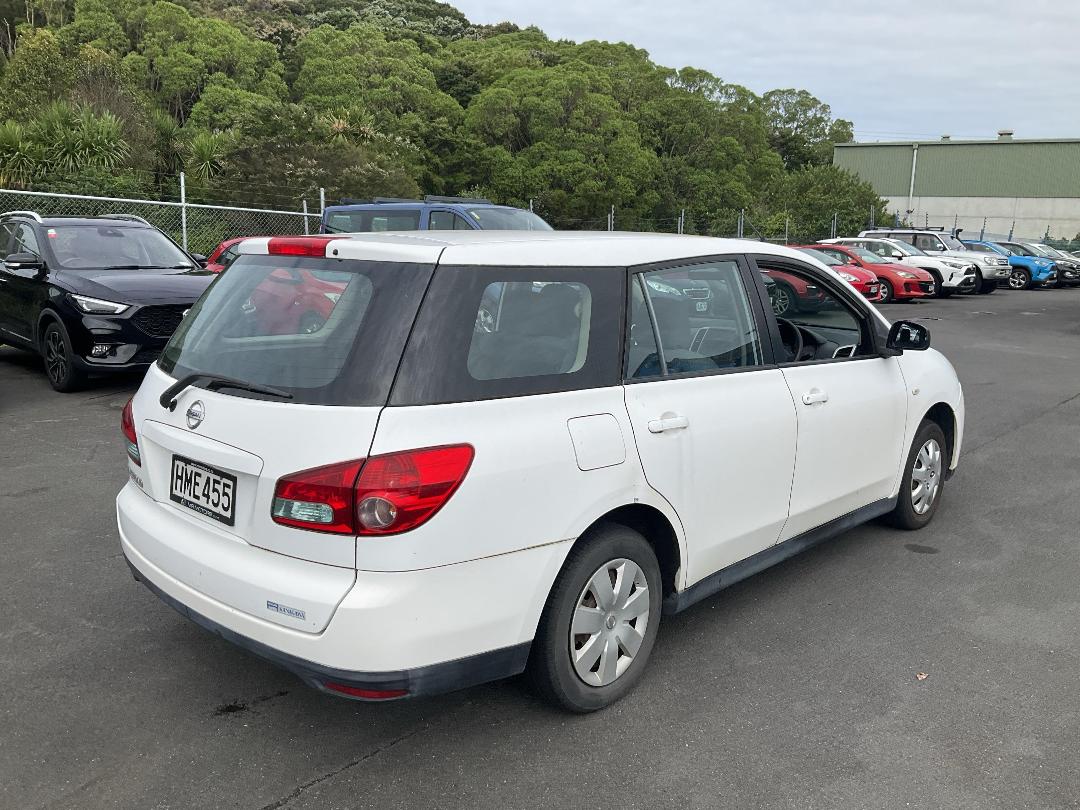 Photo '4' of Nissan Wingroad Photo '4' of Nissan Wingroad