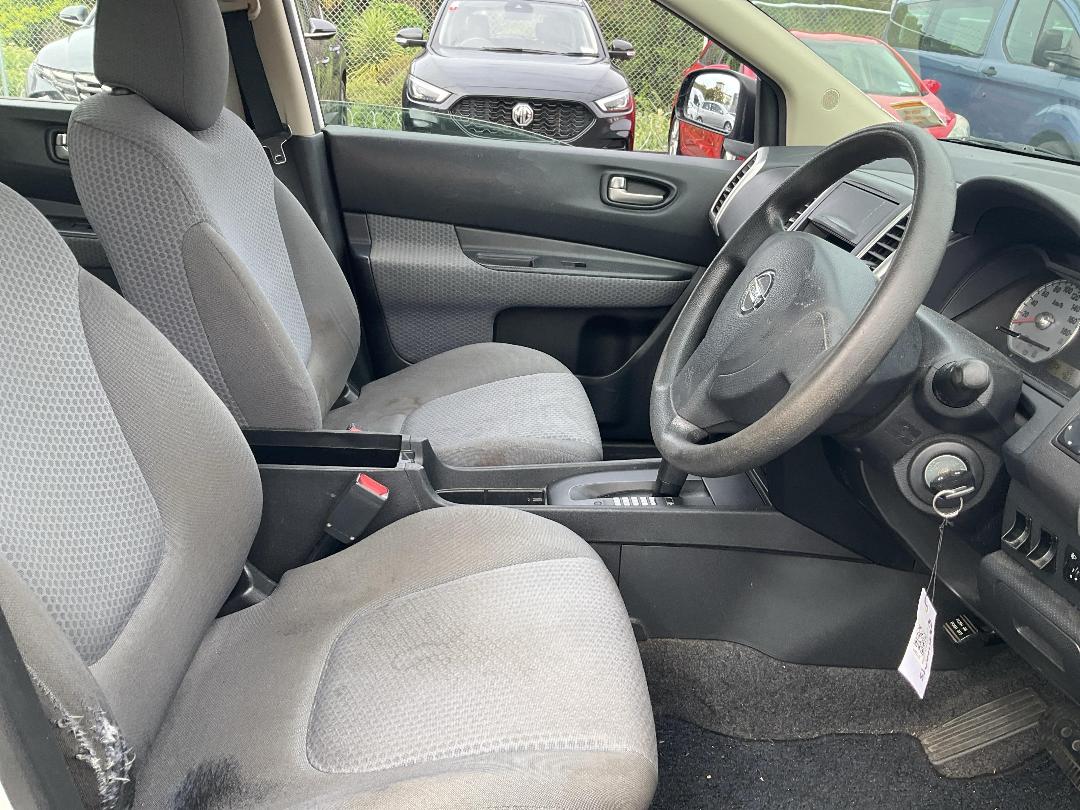 Photo '6' of Nissan Wingroad Photo '6' of Nissan Wingroad