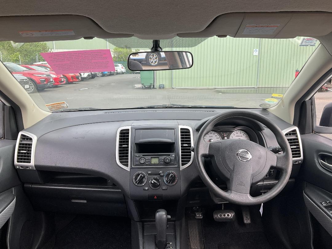 Photo '10' of Nissan Wingroad Photo '10' of Nissan Wingroad