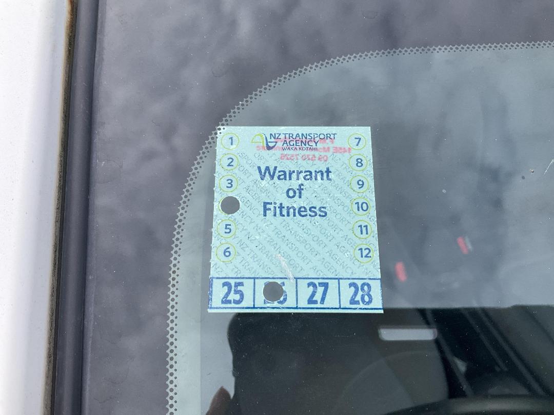 Photo '11' of Nissan Wingroad Photo '11' of Nissan Wingroad