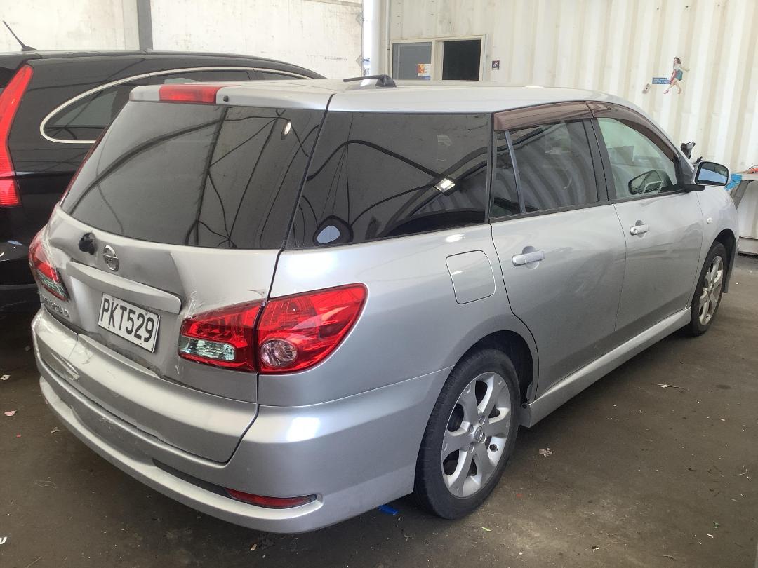 Photo '3' of Nissan Wingroad Photo '3' of Nissan Wingroad