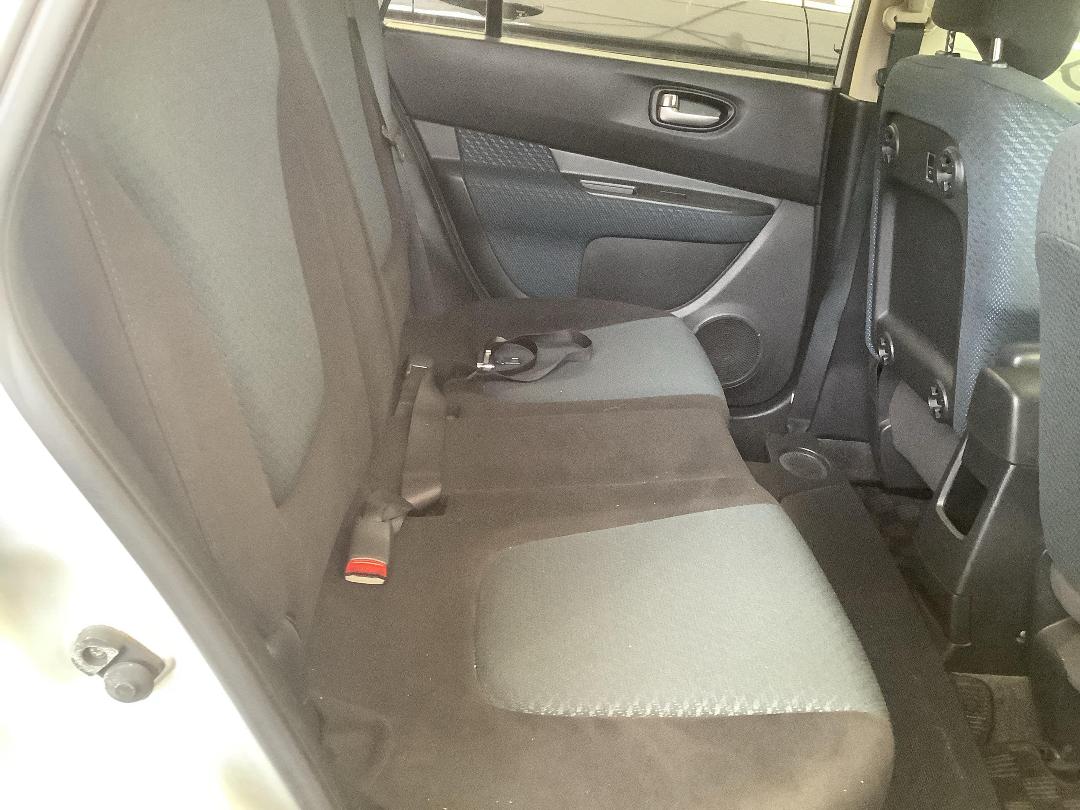 Photo '7' of Nissan Wingroad Photo '7' of Nissan Wingroad