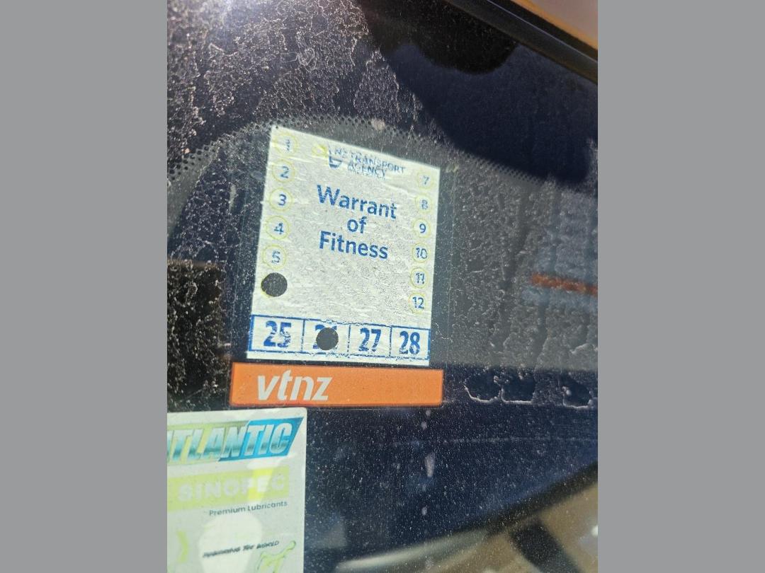 Photo '10' of Nissan Wingroad Photo '10' of Nissan Wingroad