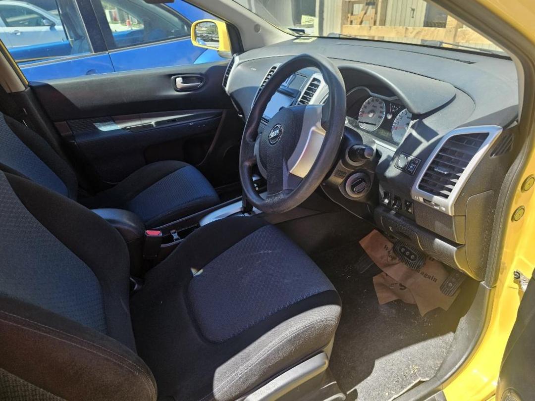 Photo '17' of Nissan Wingroad Photo '17' of Nissan Wingroad