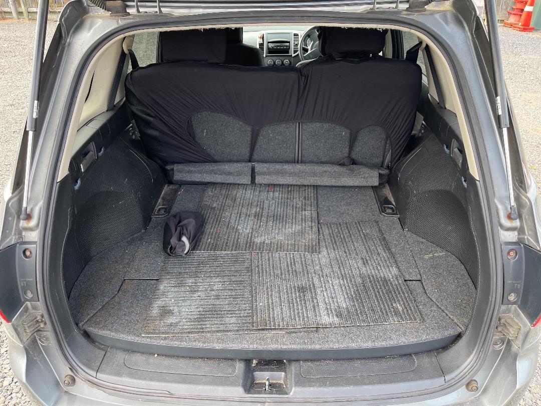 Photo '12' of Nissan Wingroad